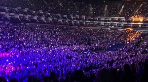 One very happy arena tonight at BluesFest. Hall & Oates making everyone's dreams come true. If you want to be here tomorrow production release tickets just made available for the sold Steely Dan show. On sale now. bit.ly/SteelyDanatTheO2 | The O2