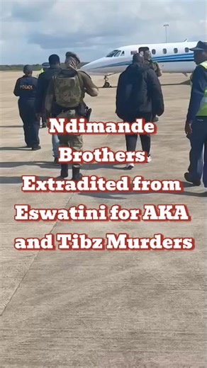 High-risk SAPS officers are escorting the Ndimande brothers from Eswatini to South Africa after their formal handover by local authorities. Brigadier Athlenda Mathe says the operation is part of a coordinated security plan. https://scrolla.africa/ndimande-brothers-back-in-south-africa-to-face-aka-murder-charges/ | Scrolla.Africa