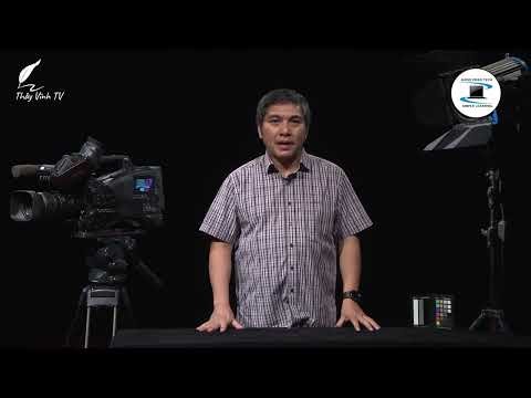 Basics 01 : How to White Balance a Professional Camcorder.