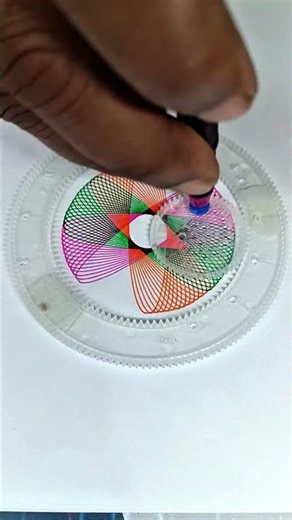 Spirograph // 💯 satisfying colour//drawing //craft//design// satisfying//shortsfeed//handmade//
