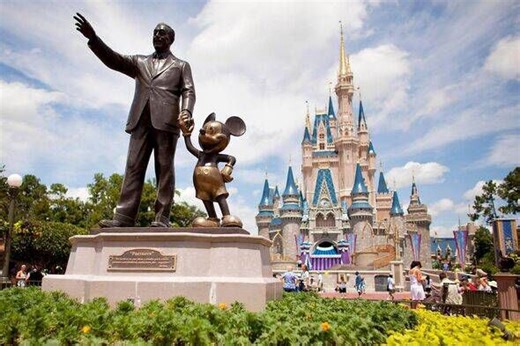 'Deserted' Disney World leads locals to fear tourism is 'finished'