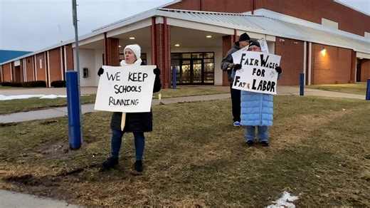 Springfield local schools support staff on strike