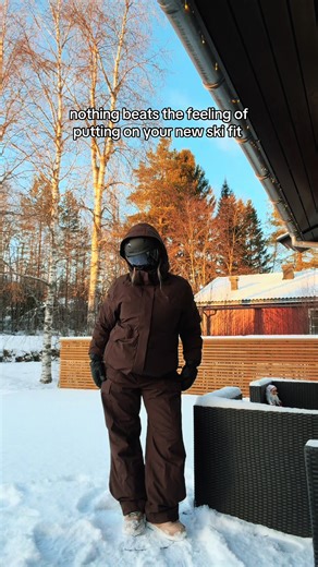 Best Ski Outfit for Winter Sports Enthusiasts