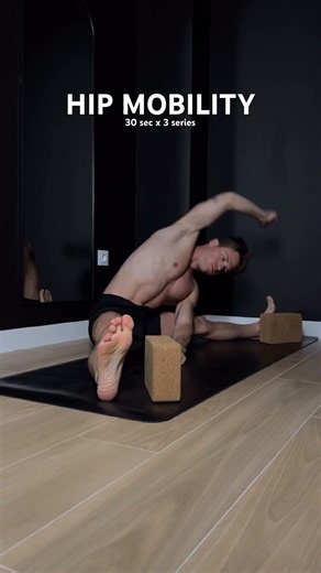 4 hip mobility exercises. 30 sec x 3 series. Hip mobility program available link in bio!