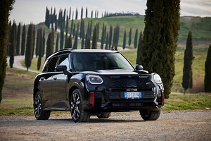 2025 MINI Countryman JCW Drag Races BMW iX2