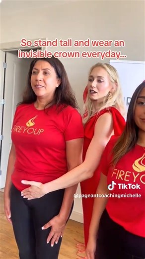 Michelle Ellen: #Fashion #Style #Shorts: Pro Model Pose: Makeup, Hair, & Glam Dress Up Super Fan!