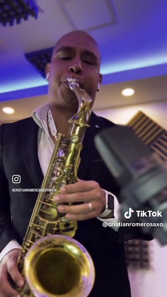 Impresionante solo de saxofón de Cristian Romero