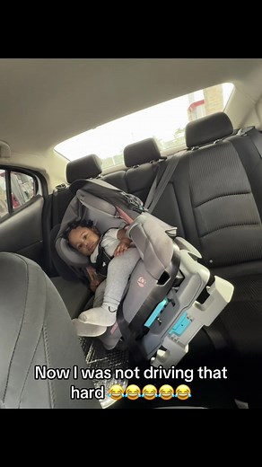 I love my baby she just be chillin 😂😂😂 #fyp #viral | babies