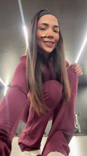 COLOMBIANA porque todo el mundo dice que hablo y me veo colombiana 🥰🤣 #dance