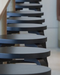 The new Finnair Lounge on the Schengen side of Helsinki Airport opened on 9 July. Our new lounge showcases a curated selection of Finnish design classics alongside contemporary Finnish and Nordic design pieces. We have chosen a couple of classics from beloved Finnish designer Artek, such as the Domus Chair and the Beehive Pendant Light. The lounge also features Finnish design from the previous Schengen Lounge – the refurbished Karuselli lounge chairs designed by Yrjö Kukkapuro. Read more about t