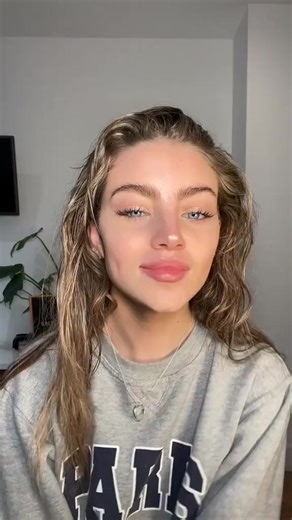 Lil hair tutorial (btw I’m not that great at hair but this was highly requested so no hate if you don’t like the way I do it) ❤️ x #fyp #foryoupage | Daisy Jelley