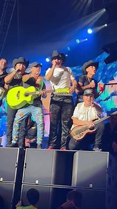 Y es que por ti estoy dispuesto a contar la arena del mar y bajar las estrellas del cielo... 🥰✨😍 | Abluna firme