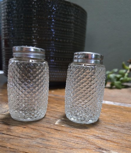 Vintage Diamond Point Glass Salt and Pepper Shaker Set With Lids- 3"t - Etsy