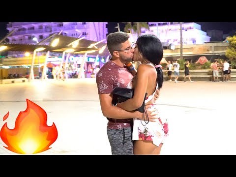 Kissing Prank - NIGHT EDITION