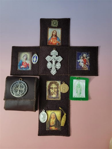 Catholic Pocket Altar Travel Prayer Kit With Medals & Sacred Images of Mother Mary, Saint Joseph, Sacred Heart, Holy Face of Jesus Medal... - Etsy