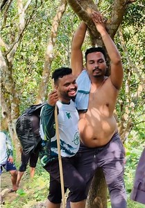 ঝর্ণা দেখতে যাওয়ার পথে কিছুক্ষণ পরে 😄😄😄