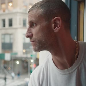 For over a decade, Curtis Kulig has defined the cultural landscape of New York City with his iconic "Love Me" artwork. “It was something very personal to me and naturally grew into something that others interpret," he says. "That is what makes it fun.” This Valentine’s Day, Curtis explores the modern language of love in Tiffany Blue® paint on canvas. #LoveIsBlue #ATiffanyValentinesDay #TiffanyAndCo Discover more: https://bit.ly/3I7jhZG | Tiffany & Co.