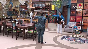 398K views · 58 shares | एकमेकांवर होणाऱ्या taunting मुळे आरोह आणि वीणामध्ये झालाय वाद... पाहा #BiggBossMarathi2 आज रात्री 9.30 वा. #ColorsMarathi वर. | Colors Marathi | Facebook