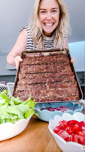 Recipe Below 👇 Lamb Tray-Bake Kebabs Heya-Hi I’m Stace and I am SUCH A FAN of ease in the kitchen. Slow cookers are my life, followed close behind are one pan dinners. Easy, quick, yum is my mantra. These kebabs fit that bill. Now for yonks and yonks I’ve been making a lamb kebab in the slow cooker, think doner kebab style. My kids love em. So when I saw these sheet pan take on a kebabs doing the rounds, I had to try. I use: Lamb mince Onion Garlic Garlic & onion powder Ground cumin Ground cori
