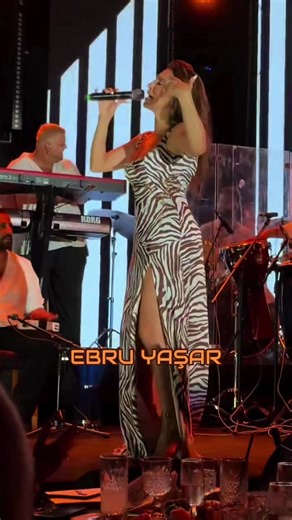 #ebruyaşar #yoksun @Ebru Yaşar
