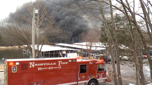 Massive fire destroys vessels at Elm Hill Marina