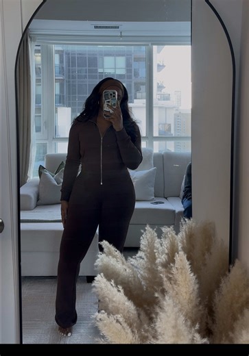 I love being in the kitchen, I spend half of my day here. These are six things that makes my life so much easier in my kitchen. #kitchenfavorites #kitchenhacks #kitchen #kitchentools #kitchentips