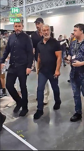 Mel Gibson arrives at London Film & Comic Con 2025 bringing pure legend vibes #melgibson