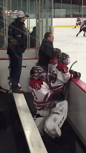 When your song comes on during the game...󾌴󾌴󾌴 via: @schwell6 http://bit.ly/1TYapqi | Whistle Sports