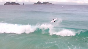 The first backflip ever in competition. Video | READY 2 FLY imagens aéreas | World Surf League