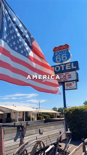 Loïc Antunes on Instagram: "🇺🇸 America a feeling you can’t explain 🌅 Des paysages qui te prennent par surprise et te laissent sans voix 💭Des moments où le silence en dit plus que les mots 🌌 Chaque regard vers l’horizon ramène un souvenir qui reste 💫 America comme une émotion qui ne s’oublie pas ❤️‍🔥 #america #usaroadtrip #usa #arizona #americandream"