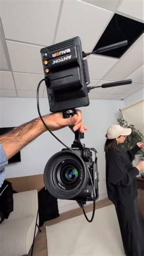 A super simple run and gun setup using a @smallrig.global cage and handle and a @hollylandtech pyro 7. The epic part of this setup is sharing instant 4k footage to the monitor behind me where client gets to view what I'm shooting. No extra dongles and wires. | Dani Diamond Photography