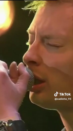 Radiohead - Creep (Live at Pinkpop Festival, 1996) #Radiohead #ThomYorke #Creep #PinkpopFestival #90s #AlternativeRock 🎸🤘