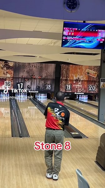 Two-Handed Bowling Techniques You Need to Know