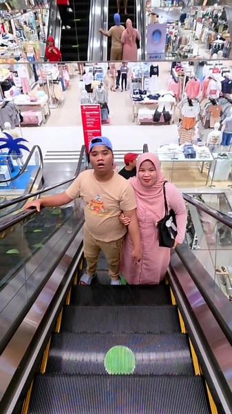 Fariz sama mama turun lift lagi hh #shorts