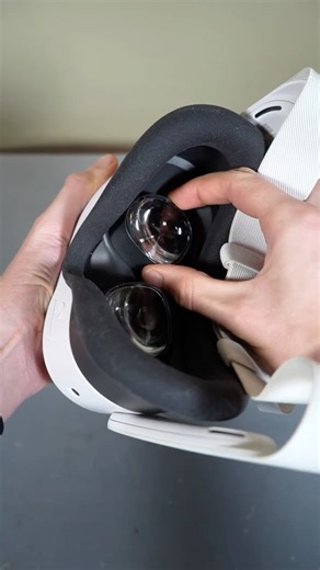 How To Adjust The Space Between the Lenses of a Quest 3 or 3S VR Headset