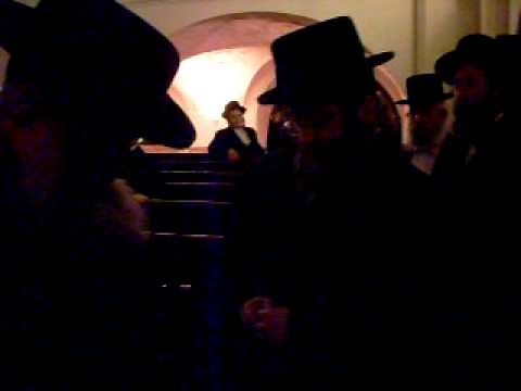 Horowitz family singing in Nikolsburg Chazzanut!