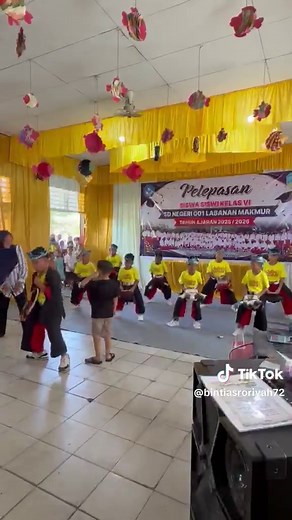 Bantengan: Tarian Seni untuk Pelepasan Kakak Kelas Sekolah