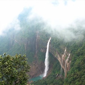 2.3M views · 72K reactions | This video can be helpful for the people who are planning a trip to Meghalaya for 4 nights 5 days. When we travelled we completed entire tour in 15 days. | Visa2Explore | Facebook