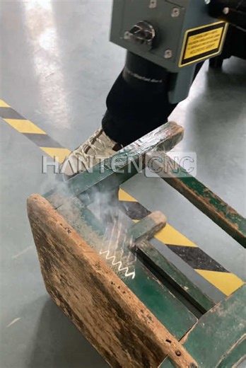 Pulse Laser Cleaning Machine #pulselasercleaningmachine #lasercleaning #wood #paintremoval