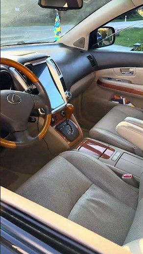 How to unlock a car door in seconds (No key needed). #automobile