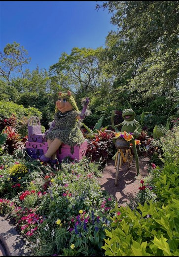 Muppet Vision 3D forever in our hearts. What did we think of The Muppet Show 2026?! 🐸⬇️ #themuppets #themuppetshow #sabrinacarpenterfan #sabrinacarpenter @Disney Parks #muppetvision3D