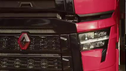 [24h Camions du Mans 2022] Dans les coulisses de 01 Customized by Renault Trucks au centre d'adaptations et de transformations de nos véhicules à Bourg-en-Bresse. C'était juste avant de prendre la route pour les 24 Heures Camions 🎬👇 | Renault Trucks France