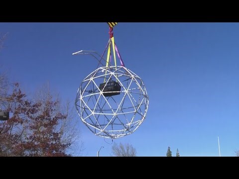 Drones, Bing cherries play starring role in Portland-area New Year’s Eve celebrations