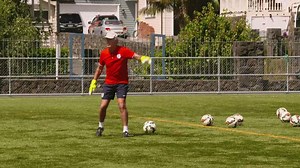 VIDEO l NZF Weekly were there when former Manchester United goalkeeper coach Eric Steele put NZ stoppers and coaches through their paces last week. Thanks SKY Sport NZ! | New Zealand Football