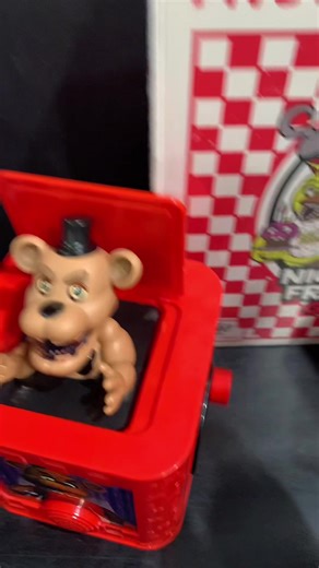 that genuinly made me jump 😭😭 NEW FNAF STUFF #hmv #hmvbasildon #fnaf #fivenightsatfreddys #awhoopjumpscare