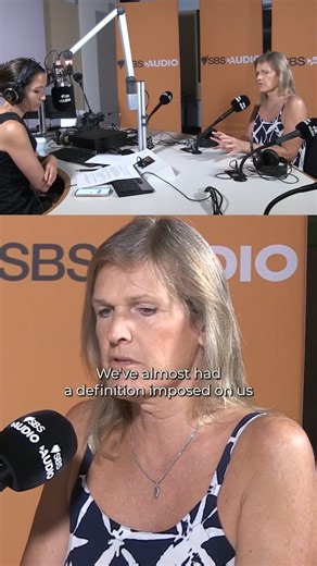 Mianne Bagger transitioned in the 1990s. In 2004, she became the first openly transitioned woman to play in a professional golf tournament. She describes herself as “transexual”, not “transgender” - and thinks too many people are now being lumped under the trans label and that gender activism is too loud. Listen to the rest of their story on the Insightful podcast available now, wherever you get your podcasts. | SBS Australia
