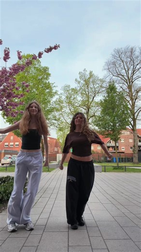#dancing #happiness #outside #trending #viral @Husqy12🏍️😮‍💨 @Johanna