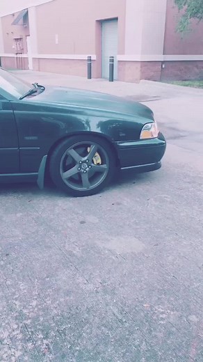 Do you guys have cool cars that you daily ? This is my 1998 volvo s70 with a couple little mods. It’s a really fun daily on 20PSI 🤙🏼#volvo #turbo