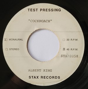 Albert King - Cockroach / Wrapped Up In Love Again