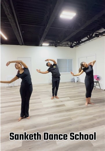 Little steps today, powerful performances tomorrow. Loving the progress and passion in every session. ❤️ ⭕️ Basic & intermediate traditional classes (ages 4 ) 🗓 Saturdays 1:00pm - 2:00pm 📍 Scarborough, ON @Dill on Beats 🇨🇦🇱🇰 @Ayeshi Azmeer🇨🇦 #kandyandance #danceclass #dancereels #fyppppppppppppppppppppppp #sankethdanceschool